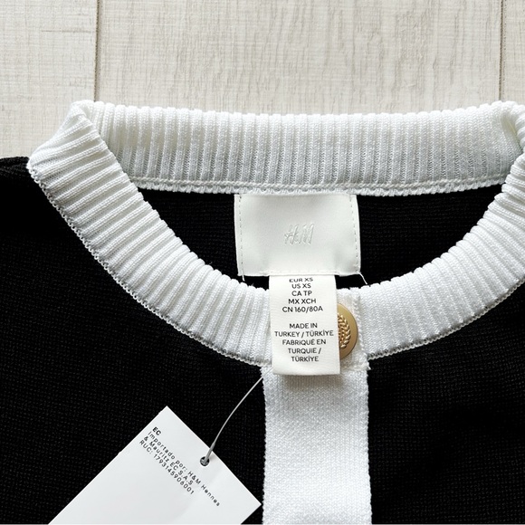 Black and white knit short sleeve sweater - Picture 5 of 11